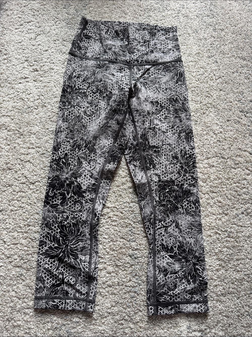lululemon athletica Black & White Floral-Print Leggings